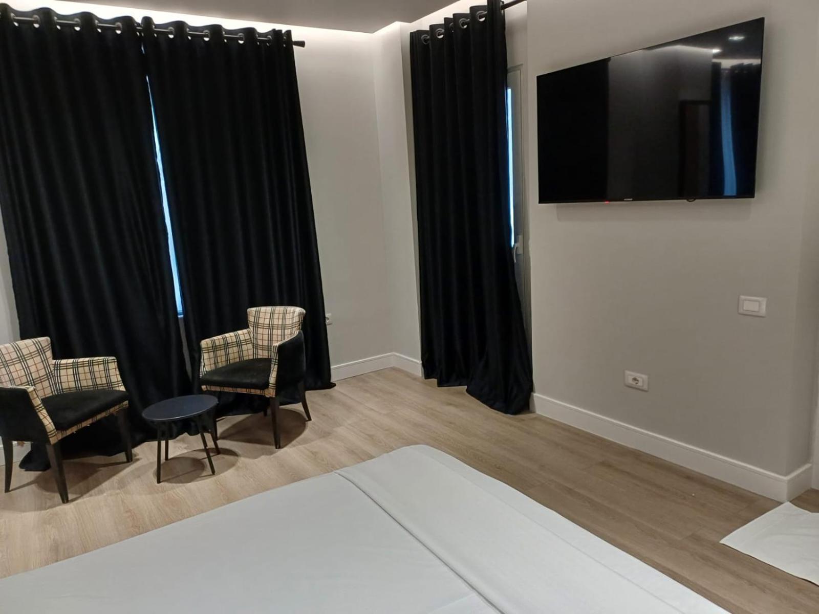 Oxygen Boutique Hotel Tirana Exterior foto