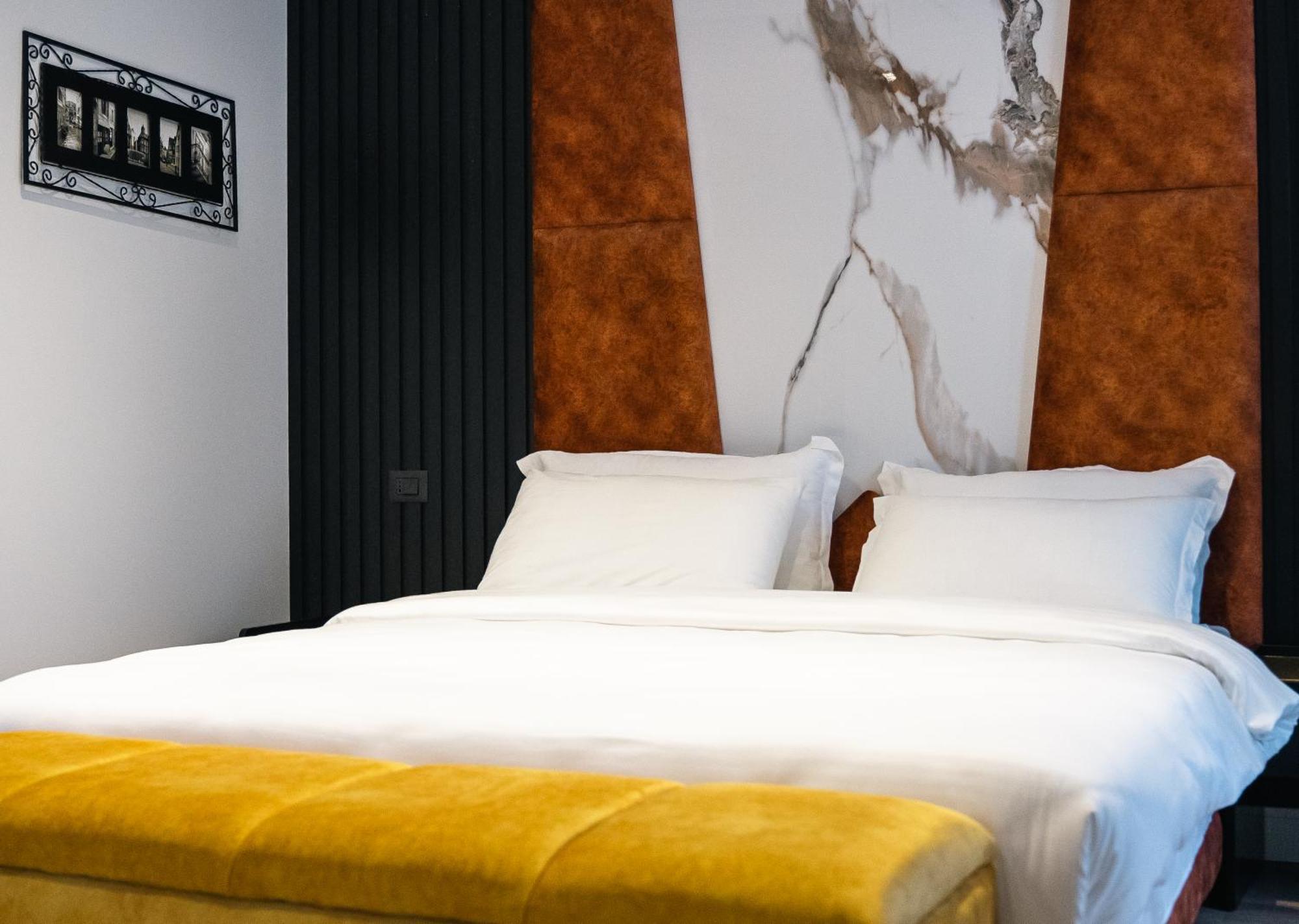 Oxygen Boutique Hotel Tirana Exterior foto
