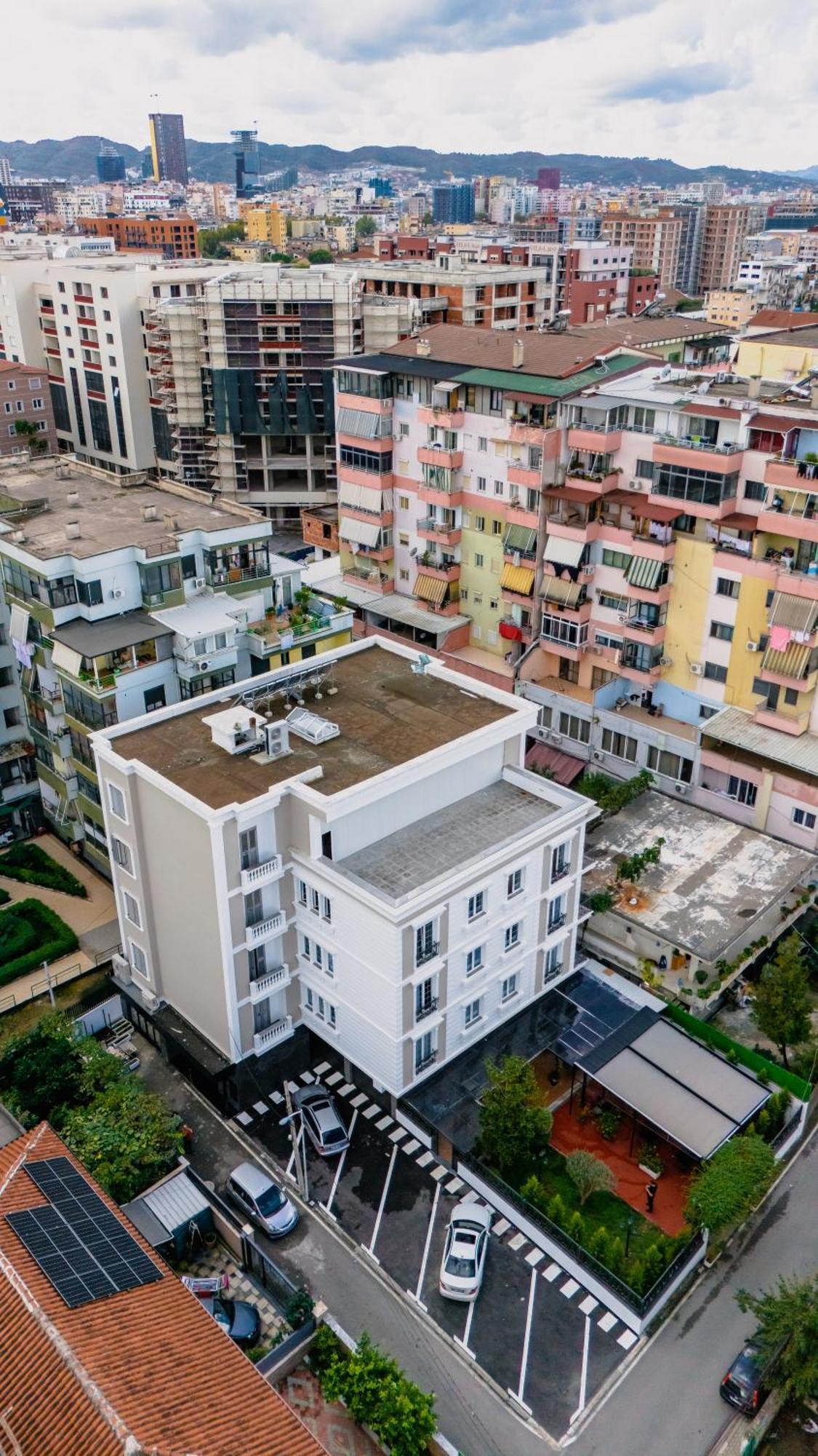 Oxygen Boutique Hotel Tirana Exterior foto